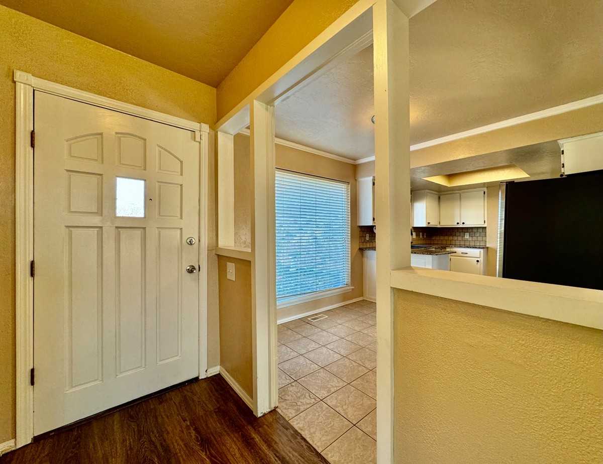 2200 W Rockypoint Dr #1 - Photo 2 of 24
