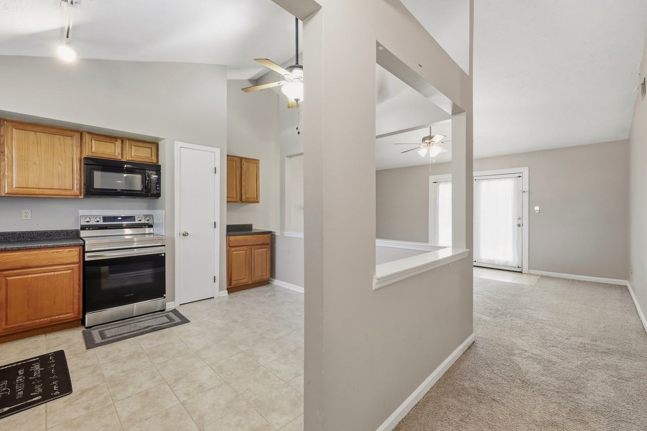 3352 Featherston Dr #1 - Photo 3 of 27