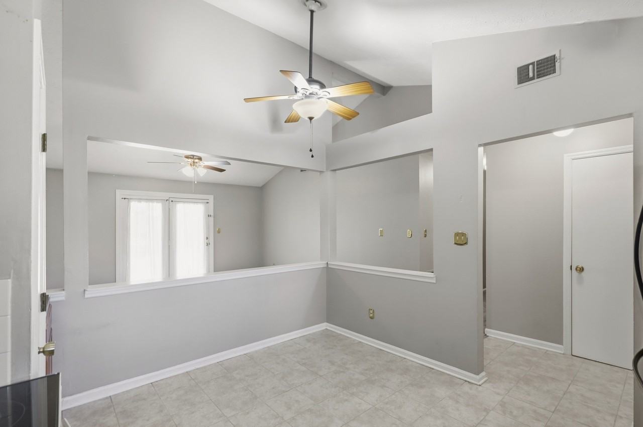 3352 Featherston Dr #1 - Photo 7 of 27
