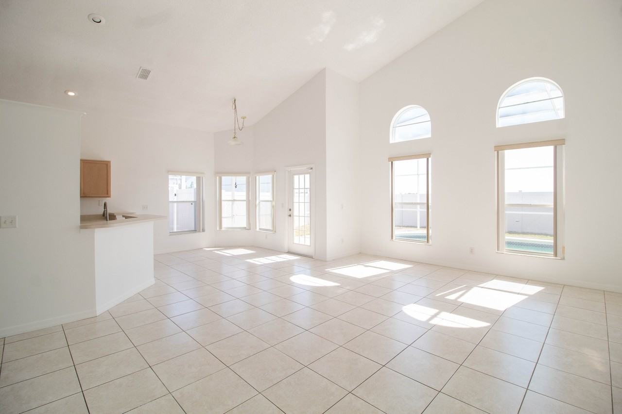 667 Downing Cir #1 - Photo 4 of 42