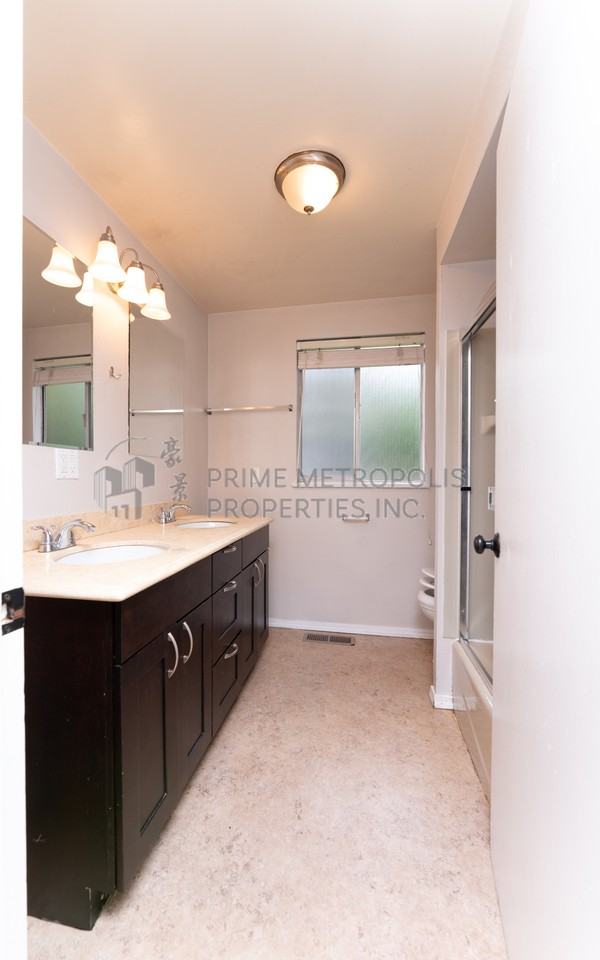 28 21st Pl #1 - Photo 4 of 23