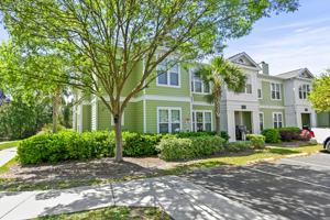 featured image of 1222 Rosewood Ln #1
