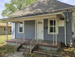 featured image of 2215 W Phelps St #1
