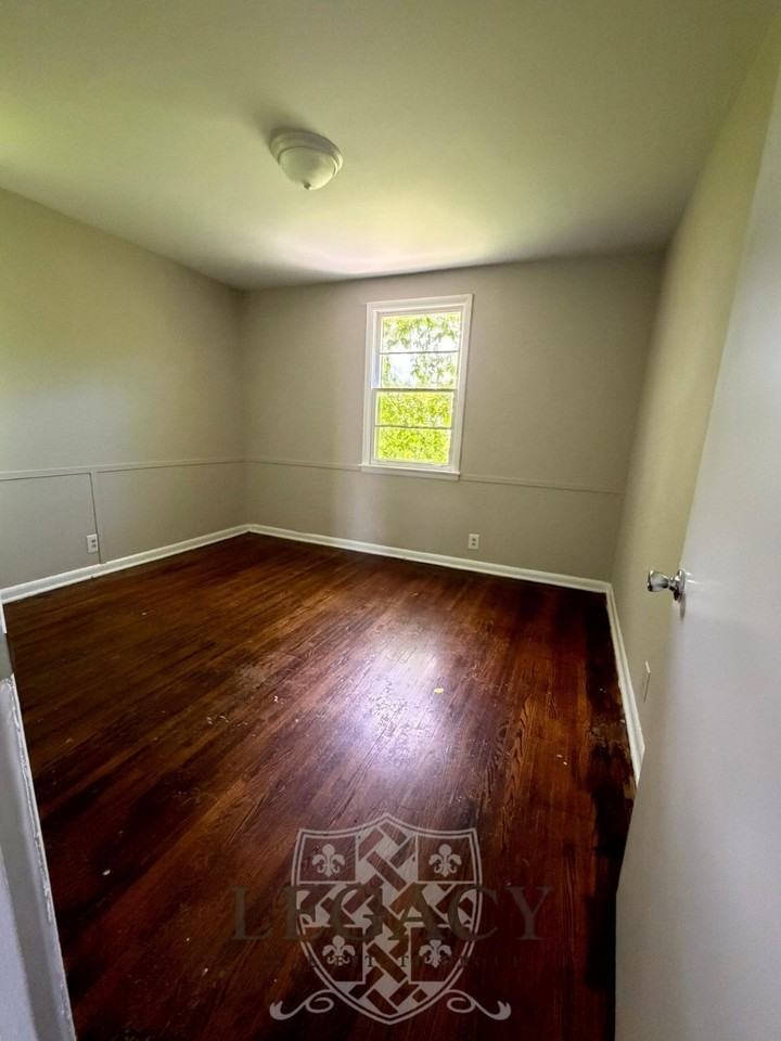 2229 Maplecrest Dr #1 - Photo 5 of 7