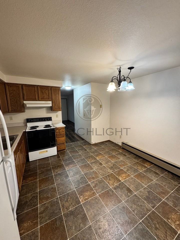 313 14th St #313-14th - Photo 3 of 10