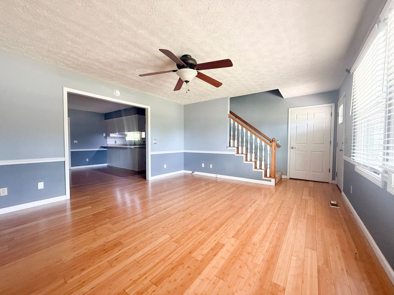 3339 Riveroaks Dr - Photo 5 of 37