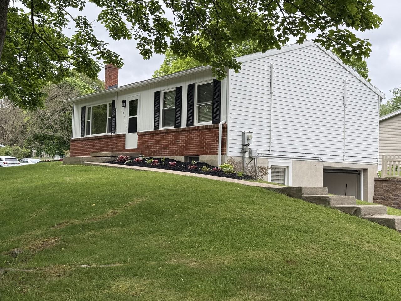 104 Creekside Dr #1 - Photo 2 of 22