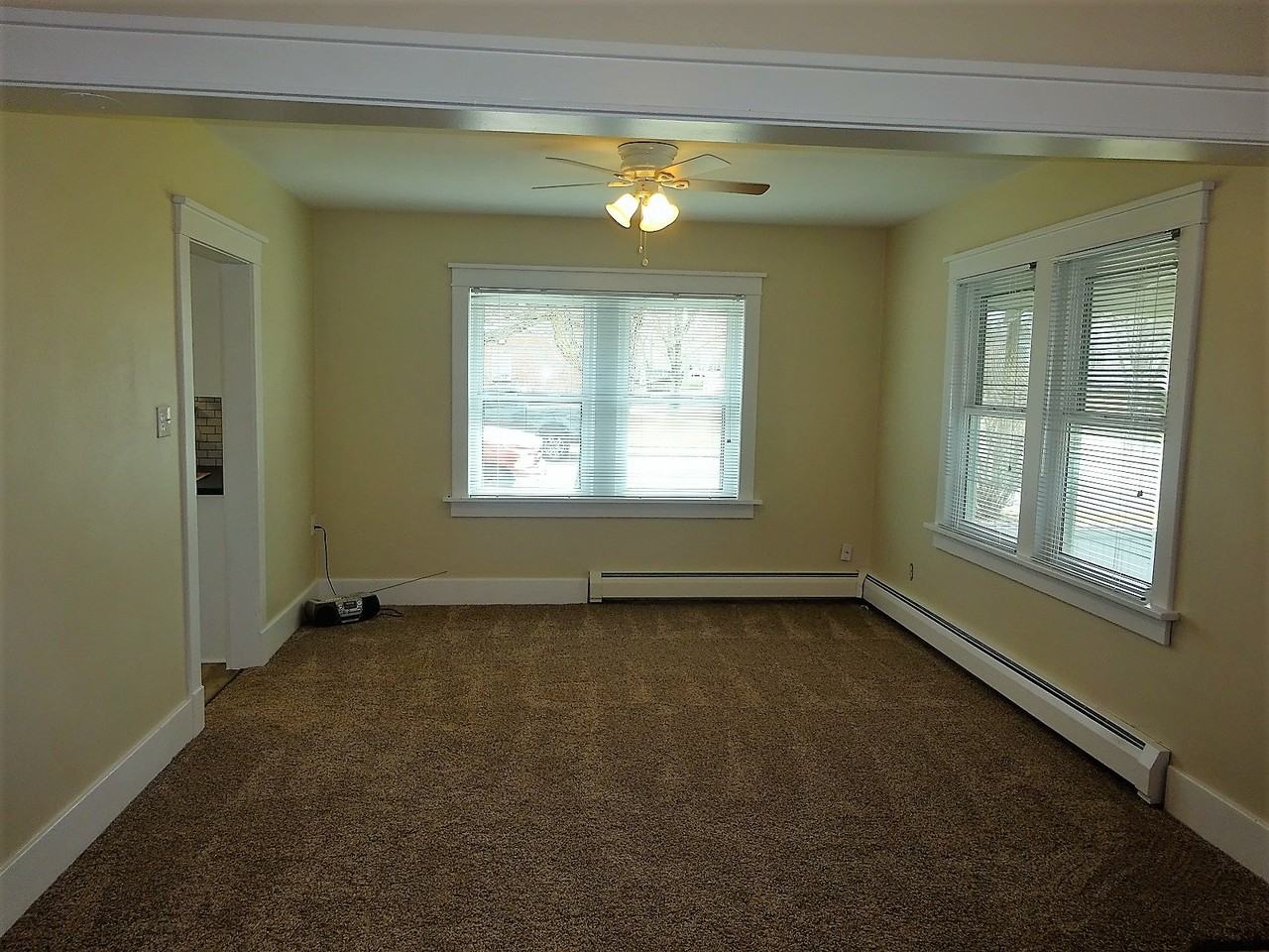 4302 Benton St - Photo 3 of 10