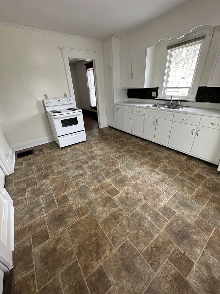71 W Locust St #1 - Photo 6 of 11
