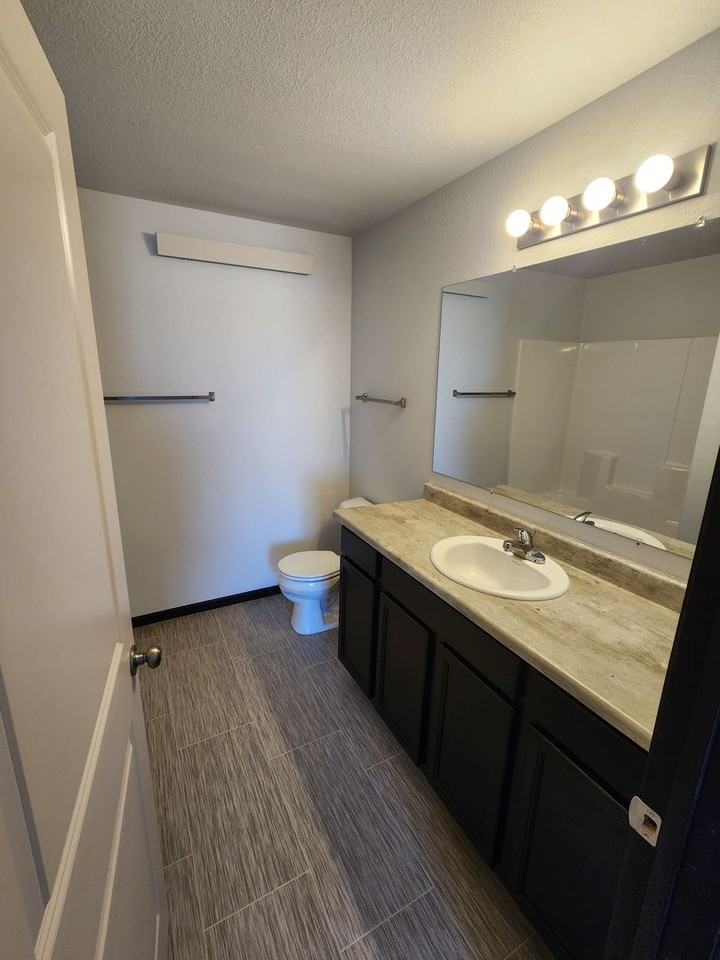 857 Tower Rd - Photo 6 of 38