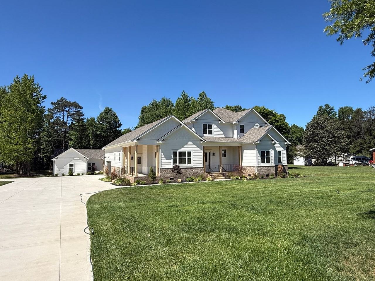 6141 Wilgrove Mint Hill Rd - Photo 2 of 41