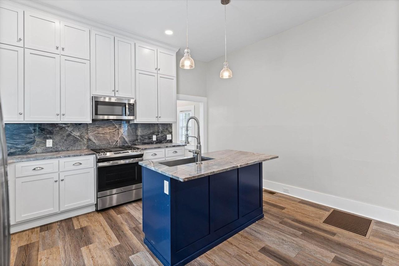 957 Savannah St - Photo 6 of 21