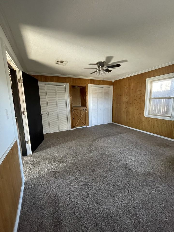 401 E Krebs Ave #1 - Photo 6 of 9