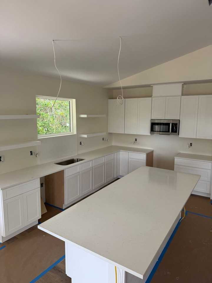 221 Desoto Rd - Photo 2 of 9
