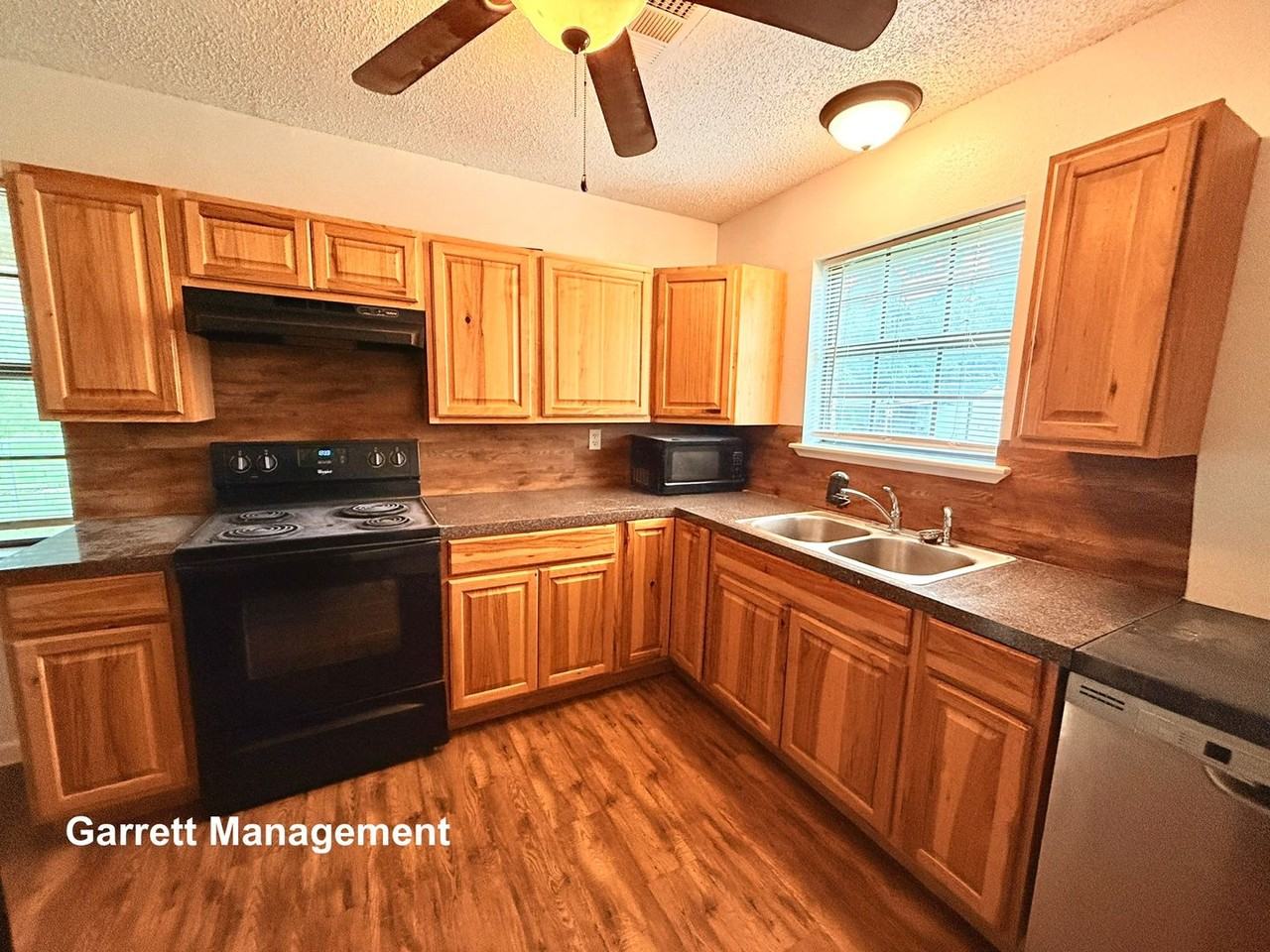 106 N Fairview St - Photo 7 of 20