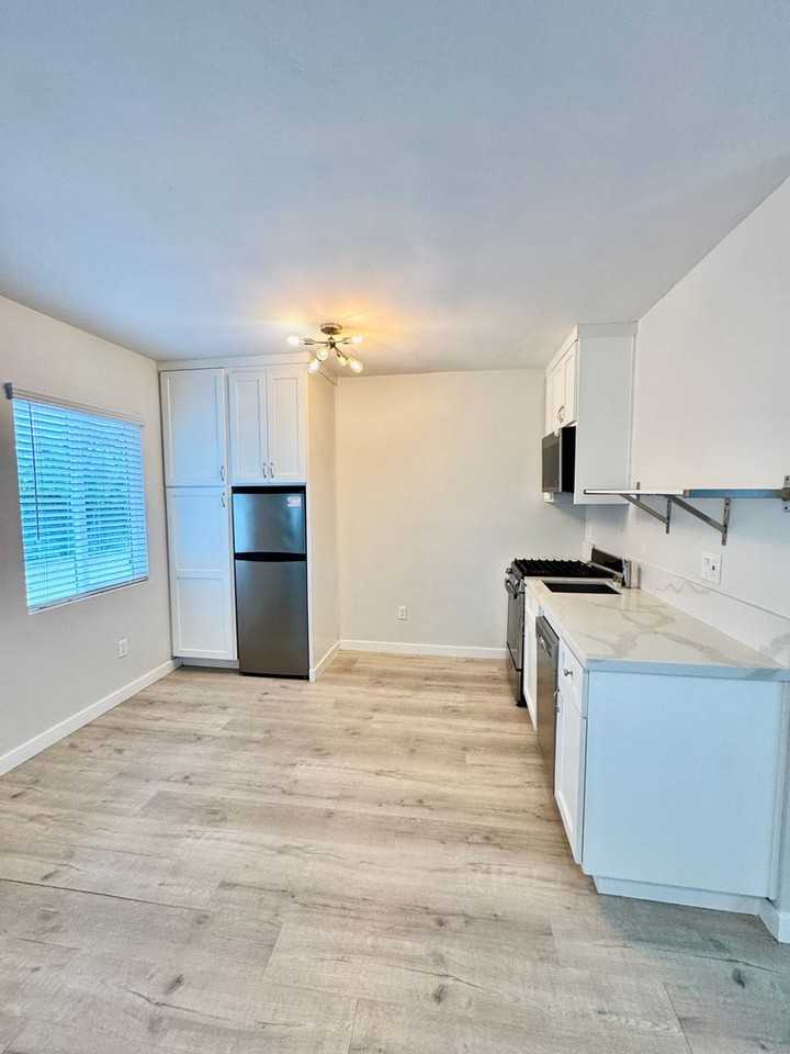 613 S Prairie Avenue - Photo 7 of 21