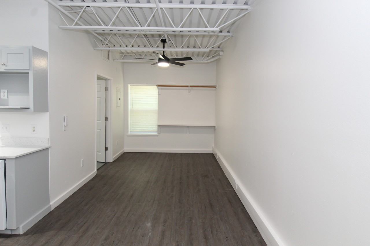 1011 N Molly Ct #1011MC - Photo 4 of 8