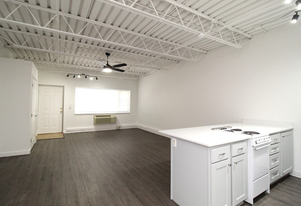 1011 N Molly Ct #1011MC - Photo 5 of 8