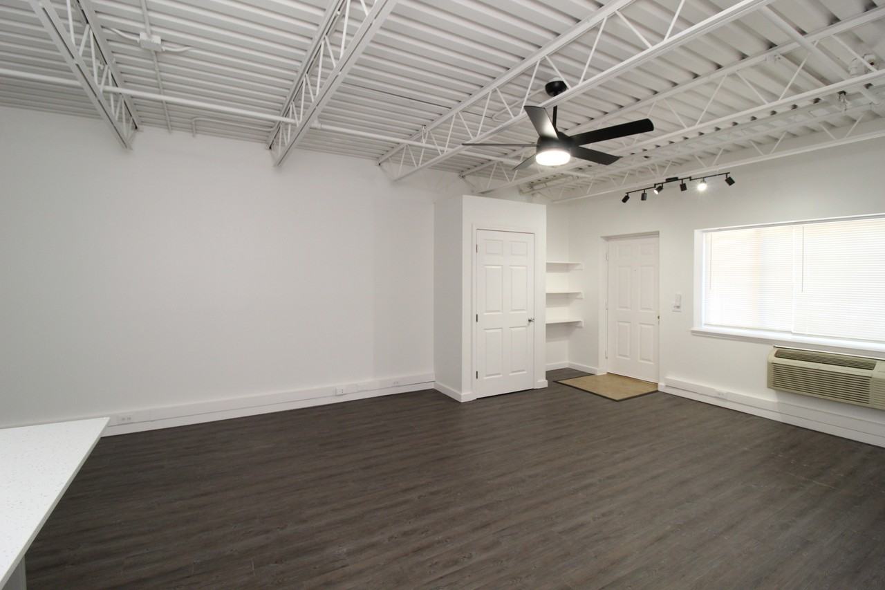 1011 N Molly Ct #1011MC - Photo 6 of 8