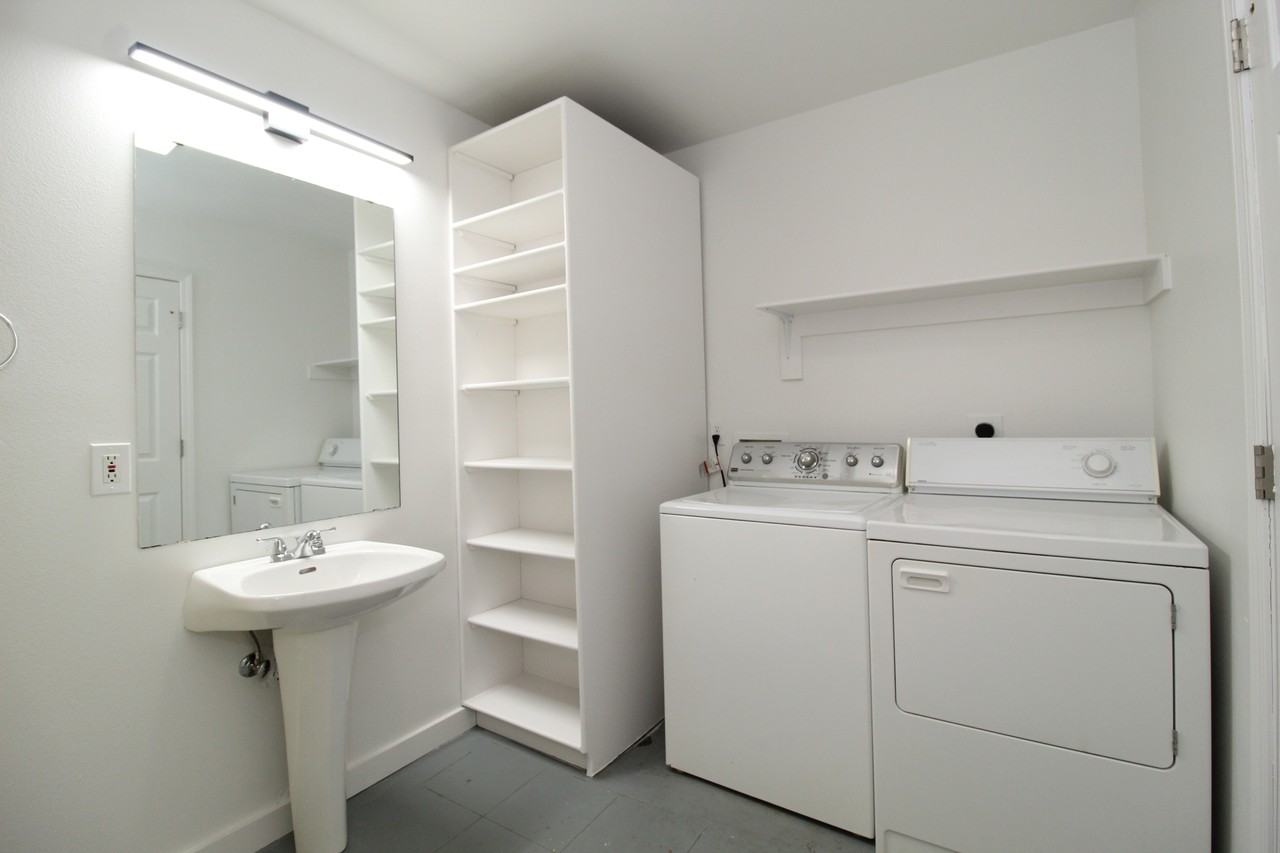 1011 N Molly Ct #1011MC - Photo 7 of 8