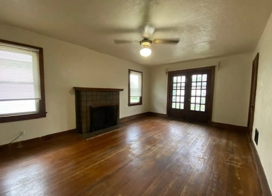 155 E Grand Ave #155-2W - Photo 2 of 8