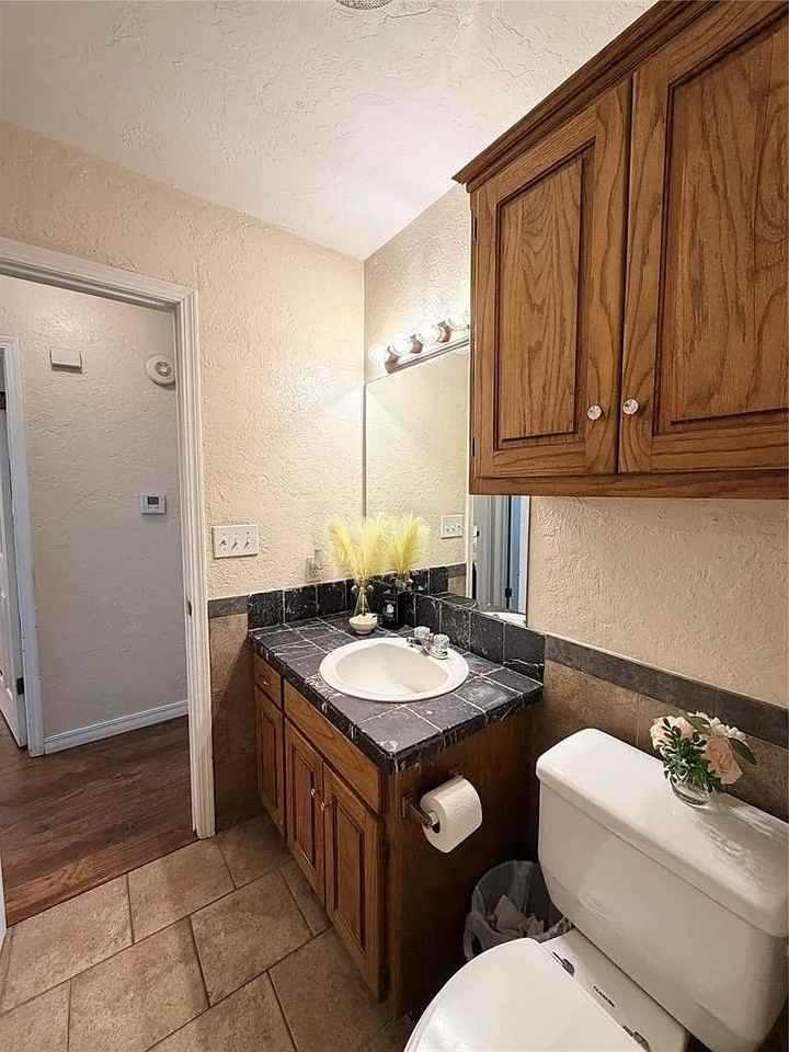 800 Ne 17th Ct #1 - Photo 6 of 11