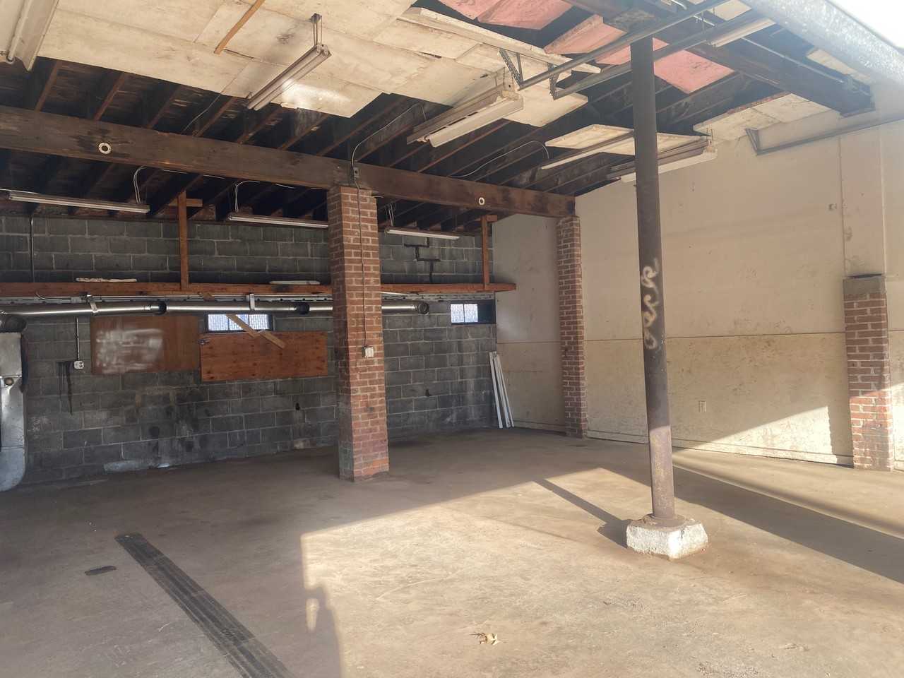 66 Whiting Ave - Photo 2 of 3