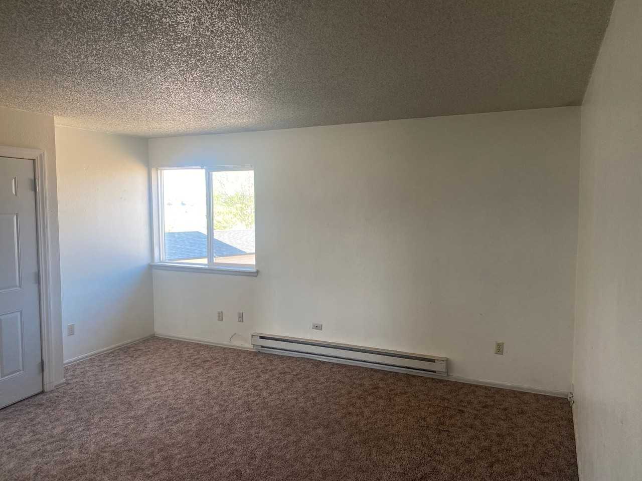 6 Clearview Ct #1 - Photo 4 of 13