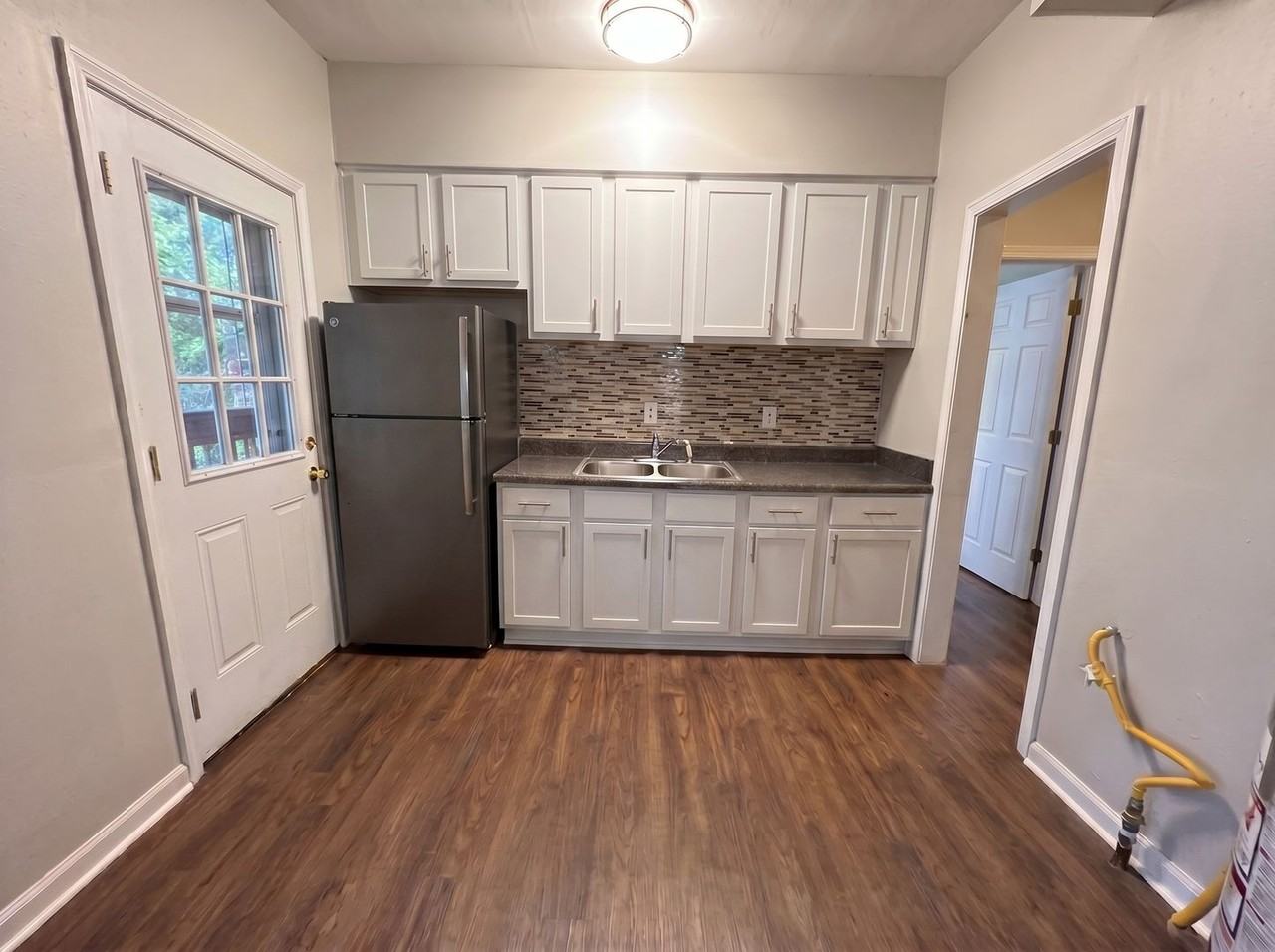 278 Hewlett Rd - Photo 3 of 5