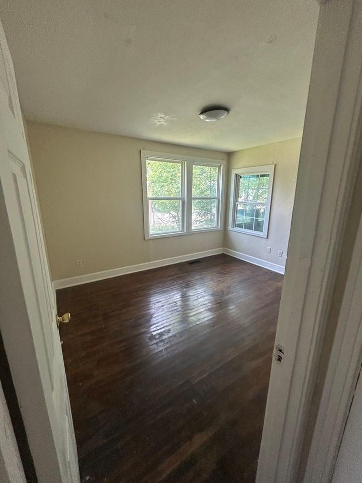 306 Boggs St - Photo 2 of 13