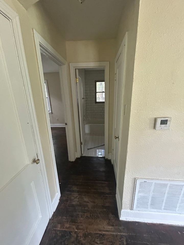 306 Boggs St - Photo 4 of 13
