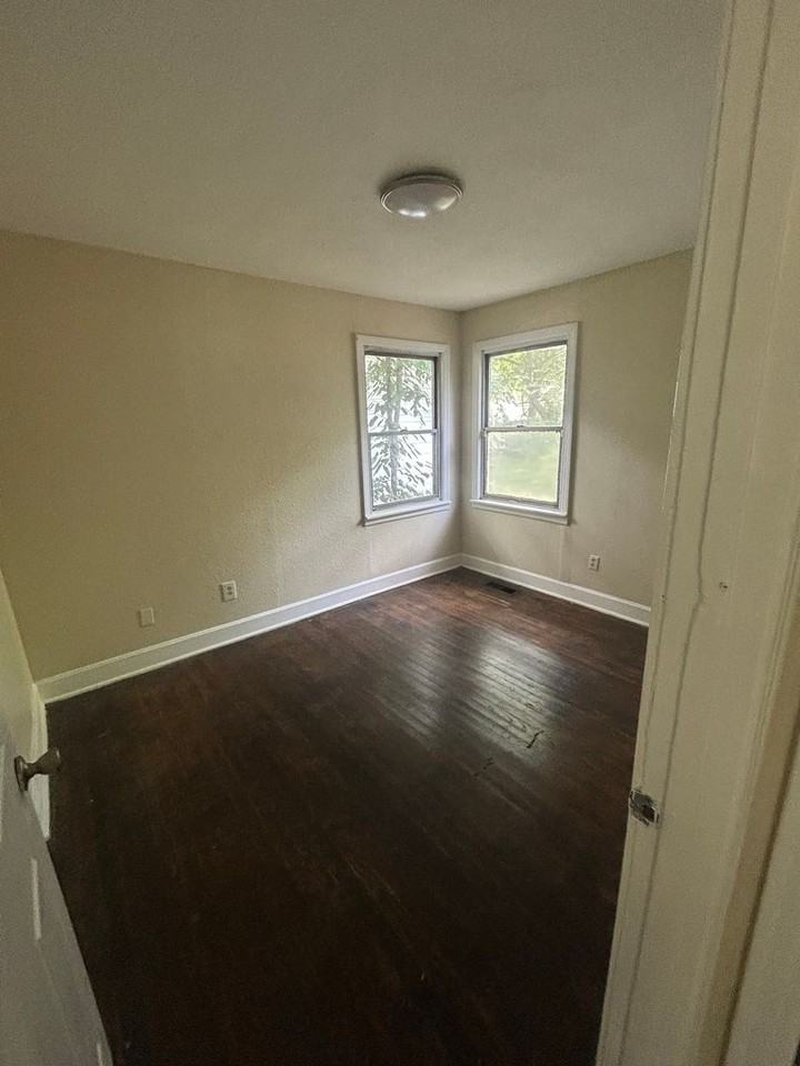 306 Boggs St - Photo 5 of 13