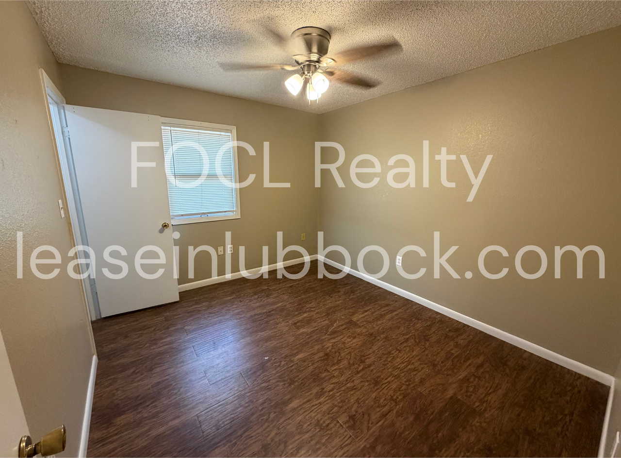 502 Dowden Rd - Photo 5 of 7