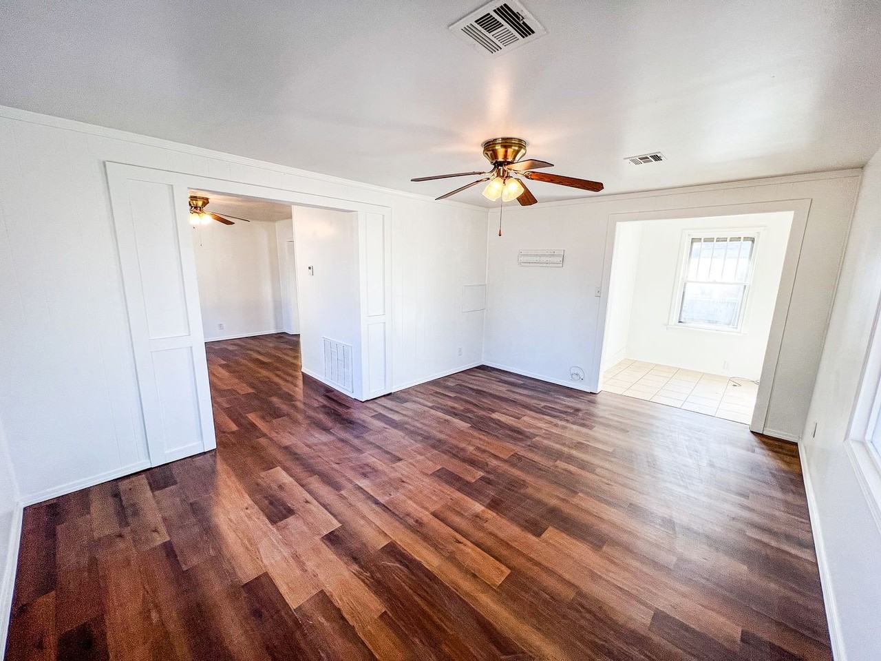 201 S Jones Ave - Photo 2 of 13