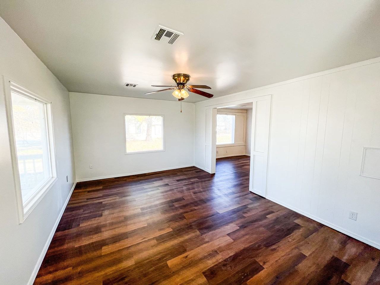 201 S Jones Ave - Photo 5 of 13