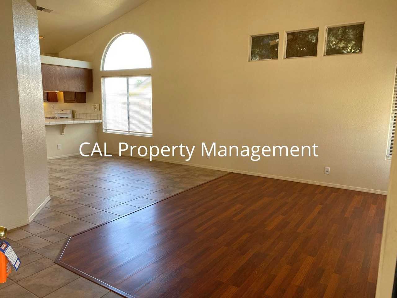 764 Entrada Dr - Photo 4 of 21