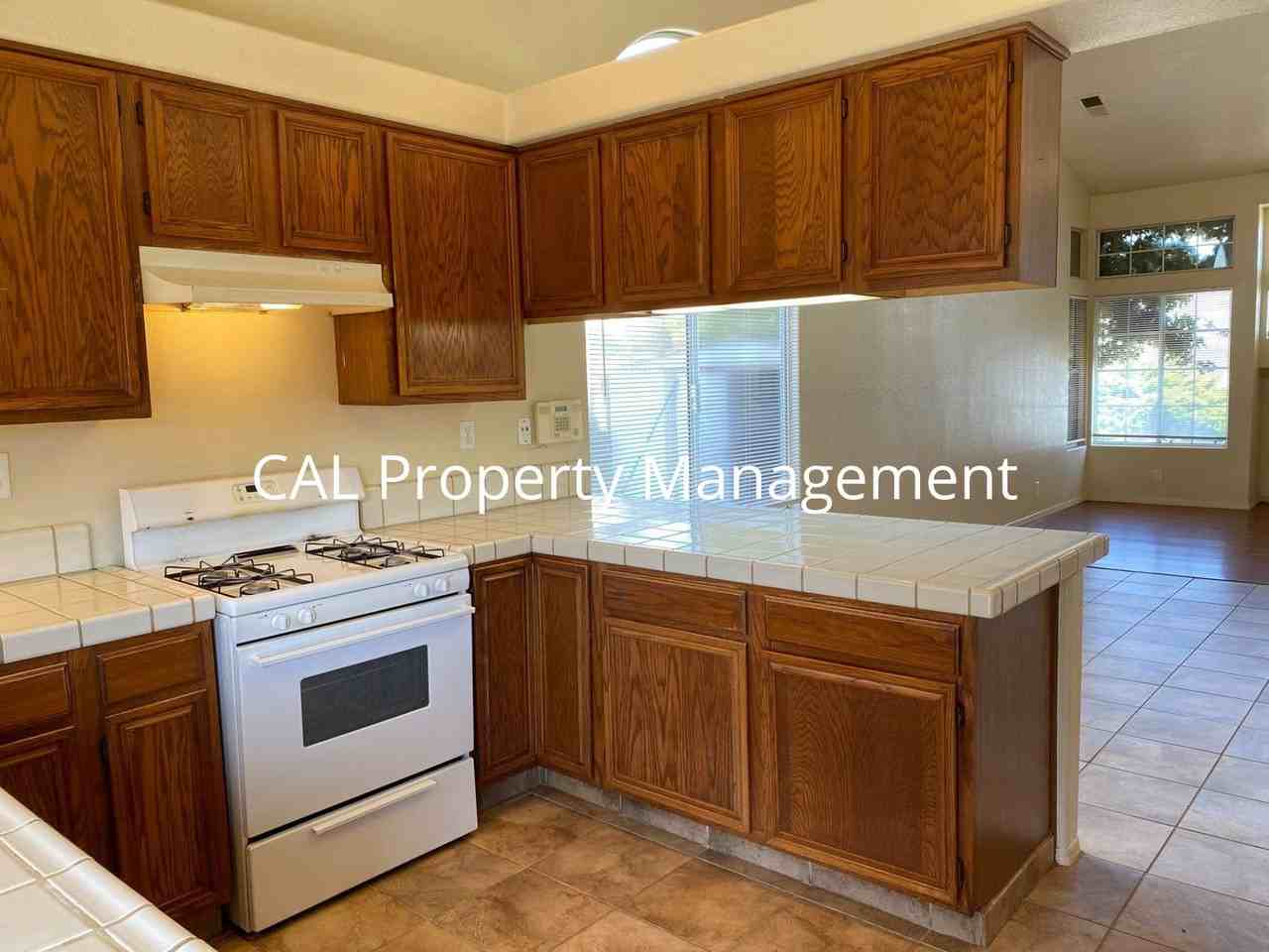 764 Entrada Dr - Photo 6 of 21