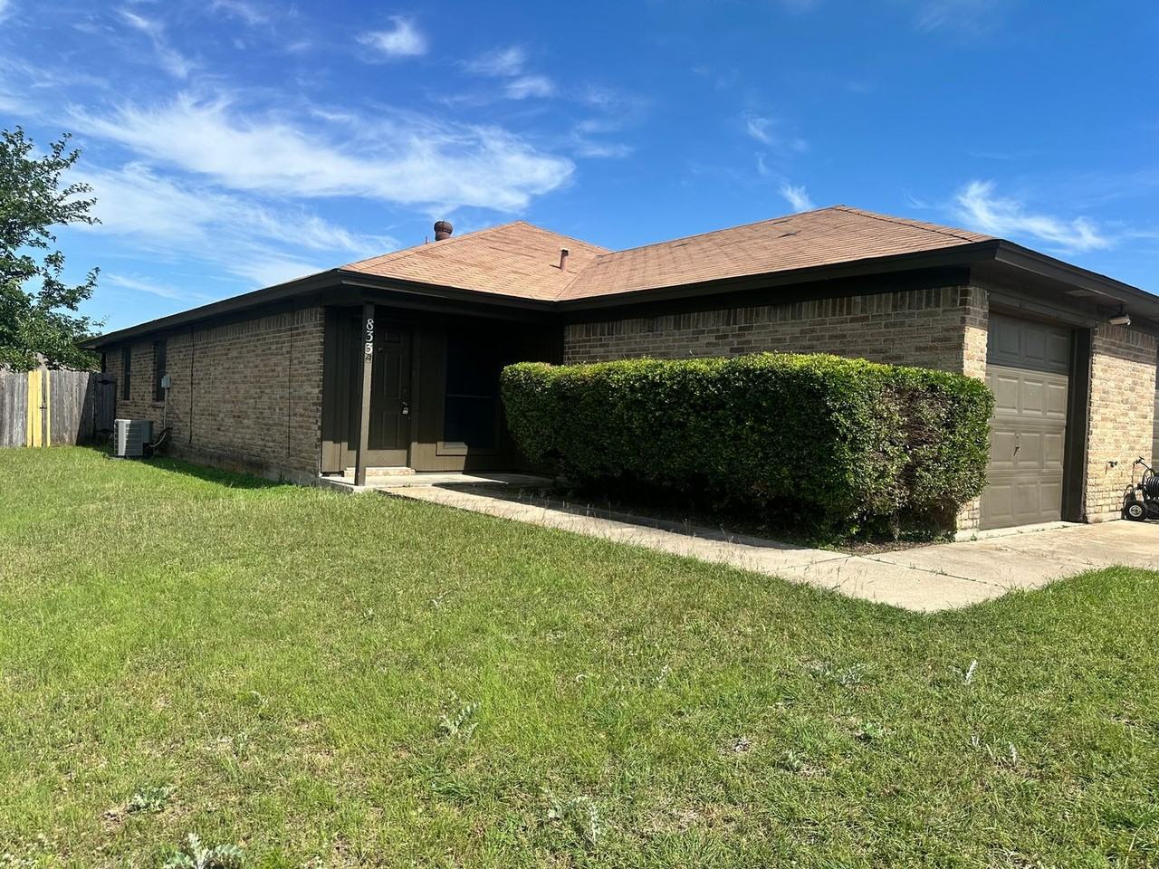 833 White Rock St - Photo 2 of 12