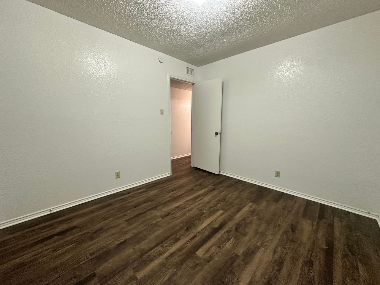 833 White Rock St - Photo 7 of 12