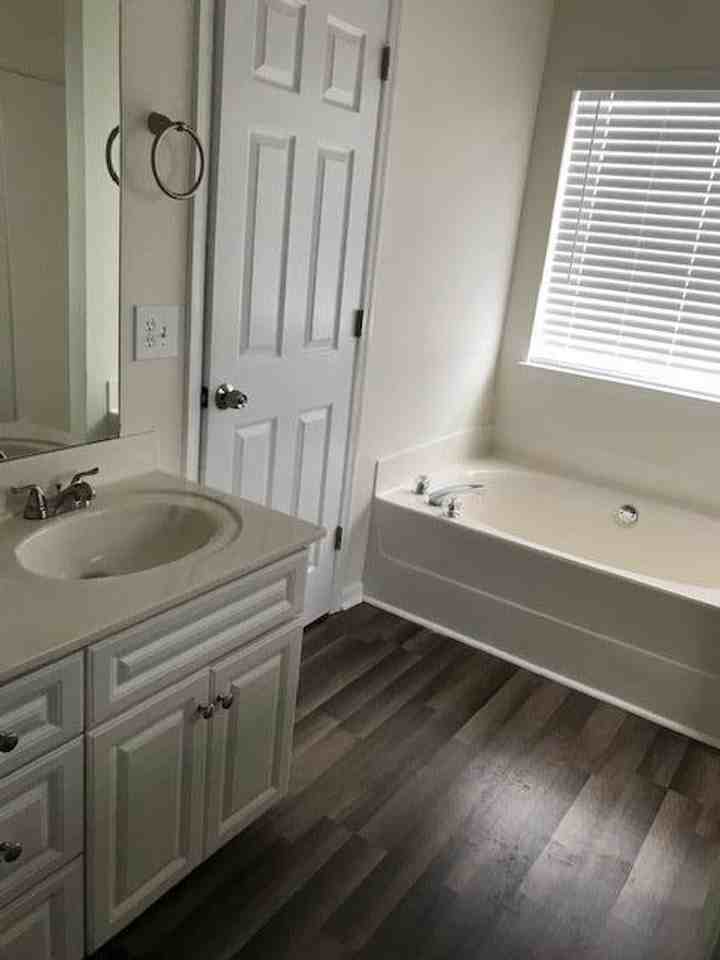 1432 Hilltop Dr - Photo 5 of 19