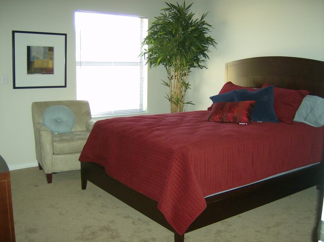 942 Sylvia 942 - Photo 3 of 4