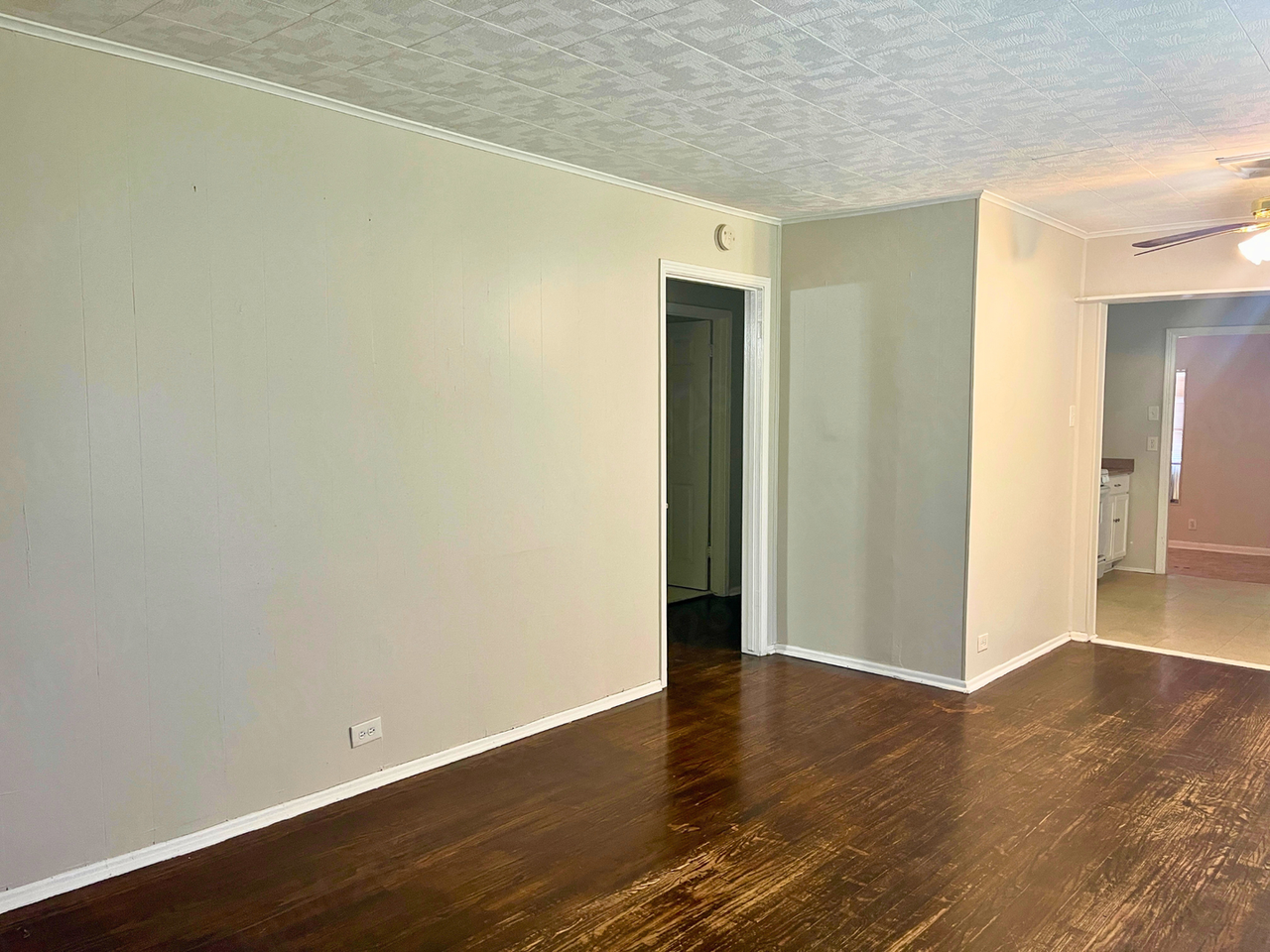 102 Shrine Ave - Photo 4 of 15
