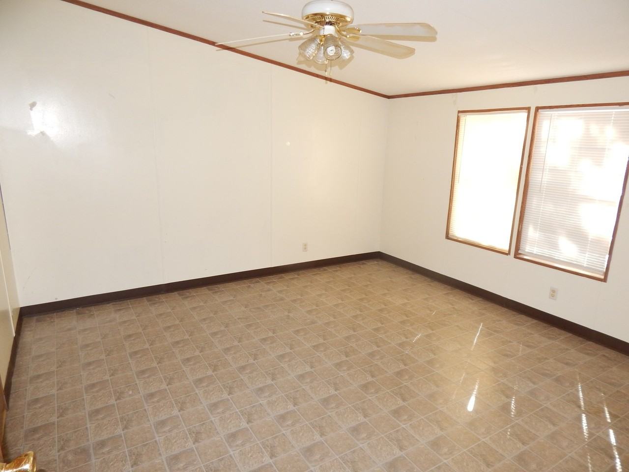 1386 County Road 1128 - Photo 3 of 14