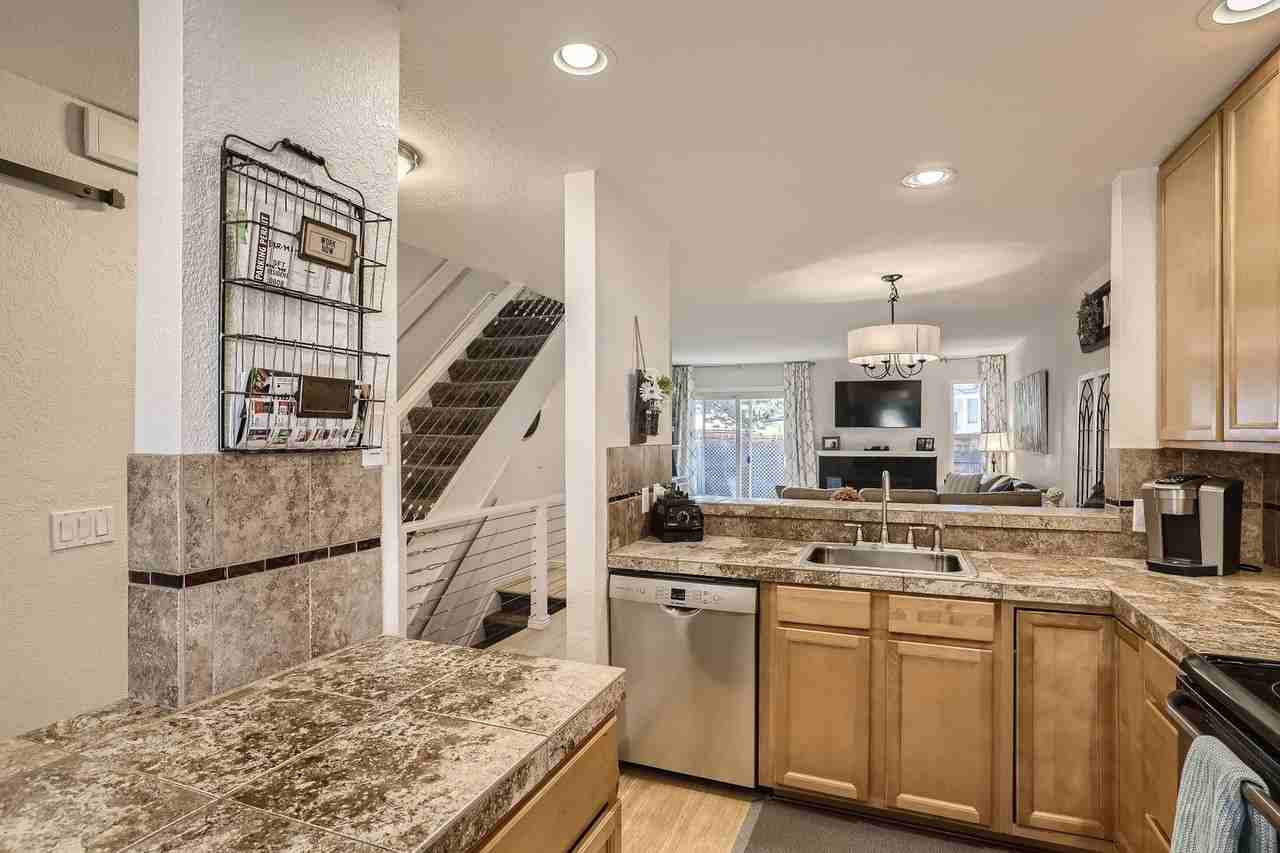 10587 W Maplewood Dr #F - Photo 5 of 12