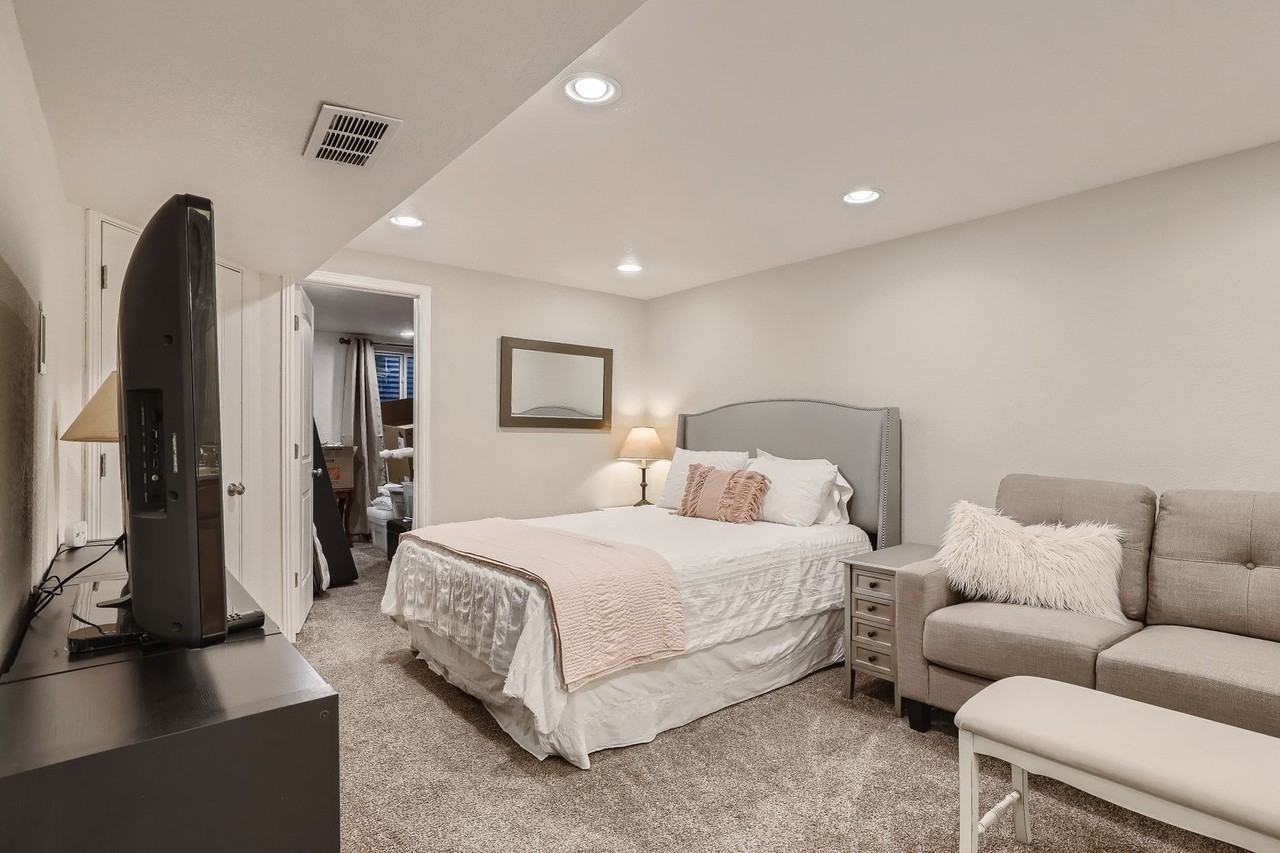 10587 W Maplewood Dr #F - Photo 7 of 12