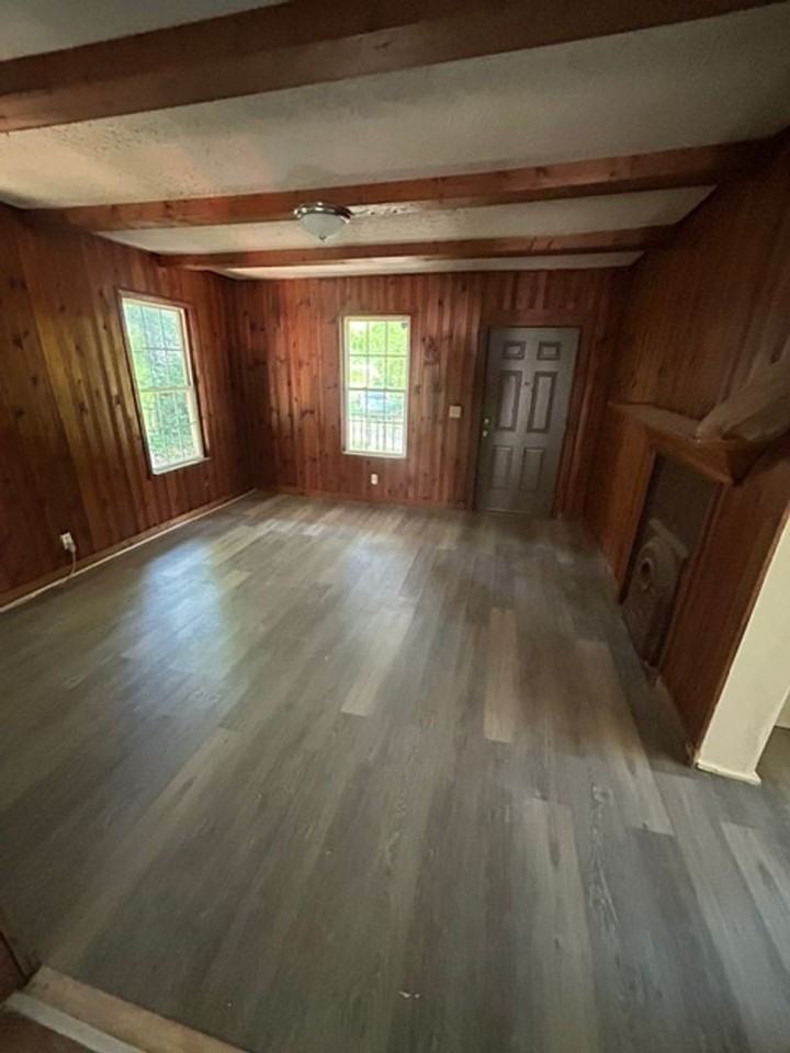 82 Maple St - Photo 2 of 6