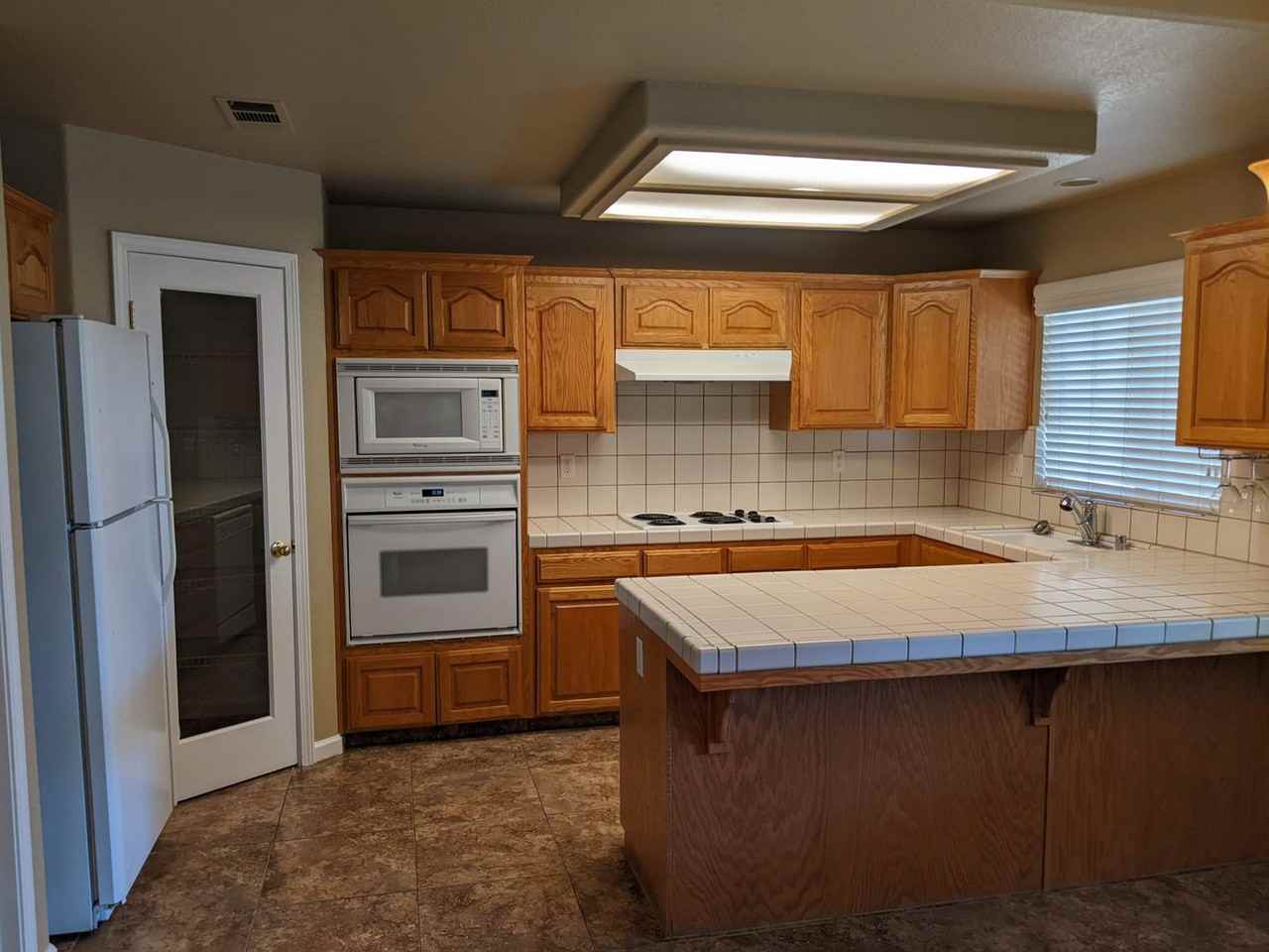 1850 E Turnberry Ave - Photo 3 of 20