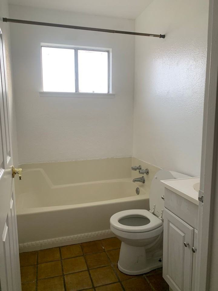 994 S Harris St - Photo 2 of 14