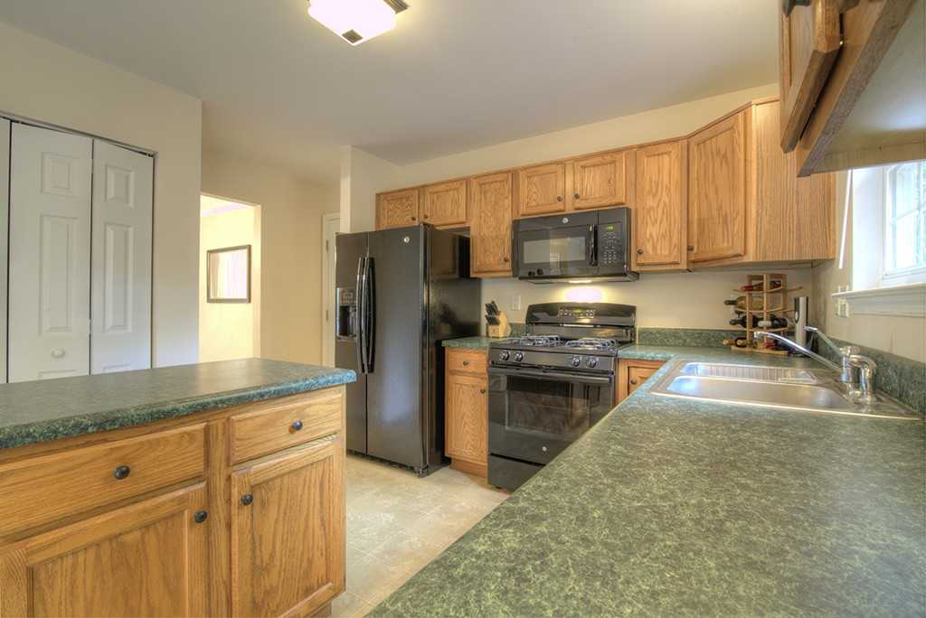 9608 Aubs Ln - Photo 6 of 22