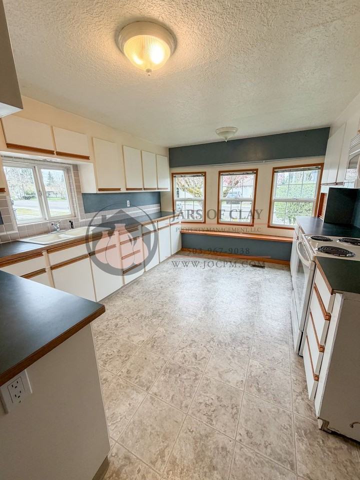 2329 A St - Photo 7 of 19